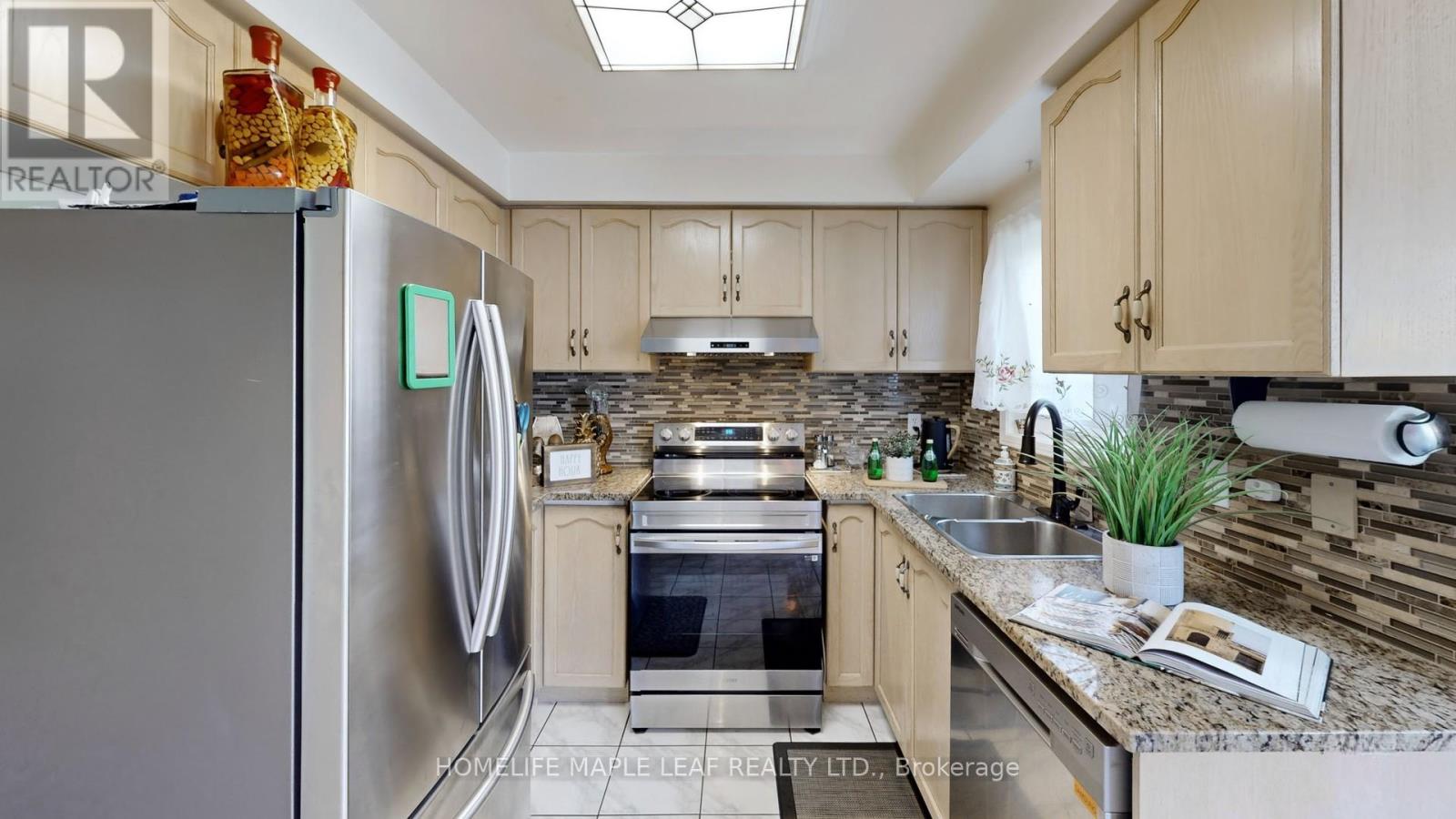 7 Colleyville Street, Brampton, Ontario  L7A 1H3 - Photo 17 - W13030740