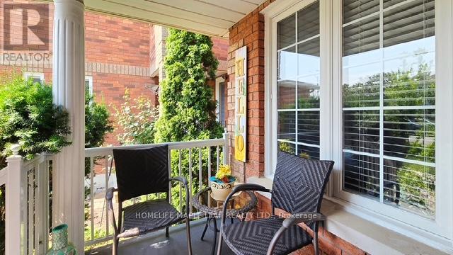 7 Colleyville Street, Brampton, Ontario  L7A 1H3 - Photo 5 - W13030740