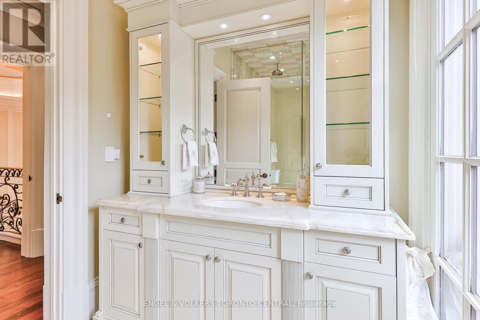 489 Lakeshore Road E, Oakville, Ontario  L6J 1K4 - Photo 34 - W13030806