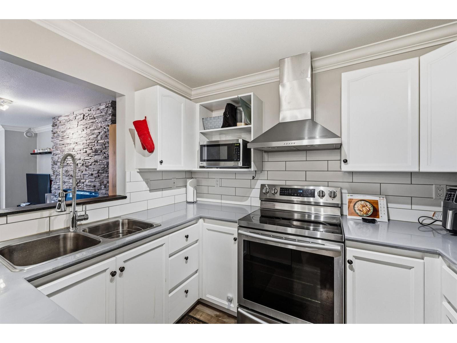 209 19721 64 Avenue, Langley, British Columbia  V2Y 1L1 - Photo 4 - R3110599