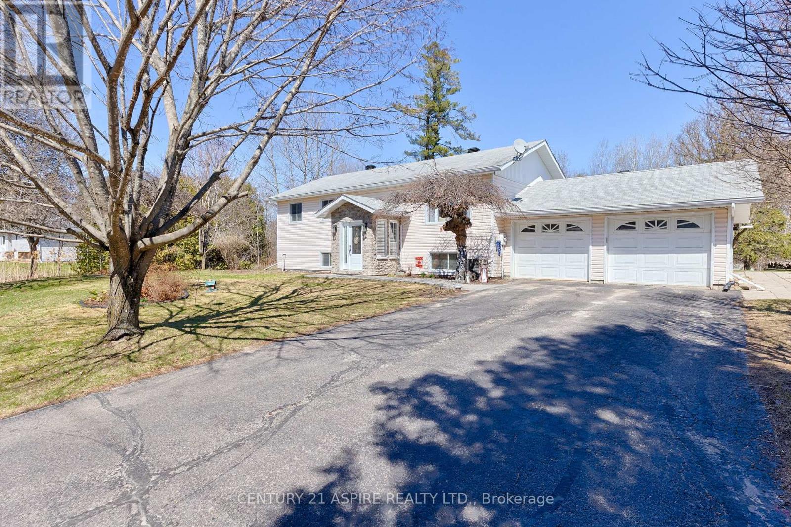 8 RIDGE DRIVE, Laurentian Valley, Ontario