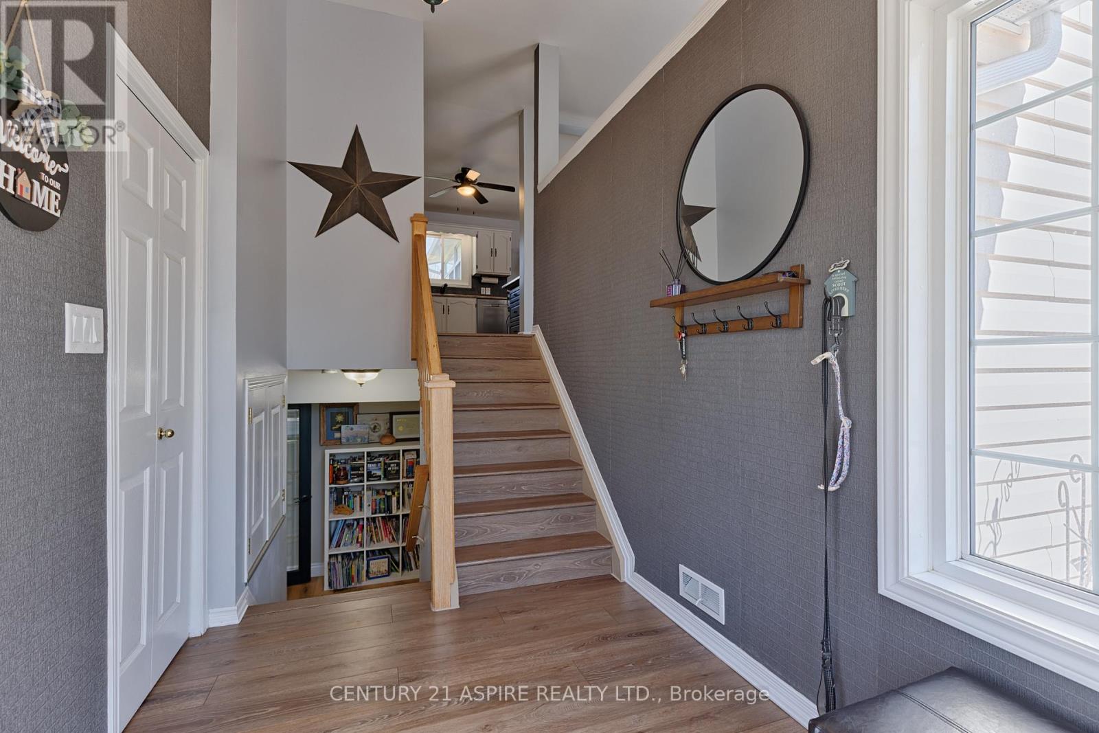 8 Ridge Drive, Laurentian Valley, Ontario  K8A 6W2 - Photo 2 - X13031104