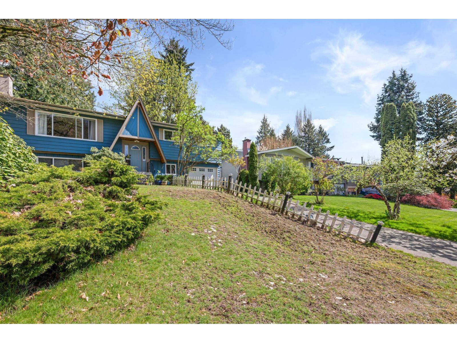 5866 179a Street, Surrey, British Columbia  V3S 4K3 - Photo 3 - R3112035