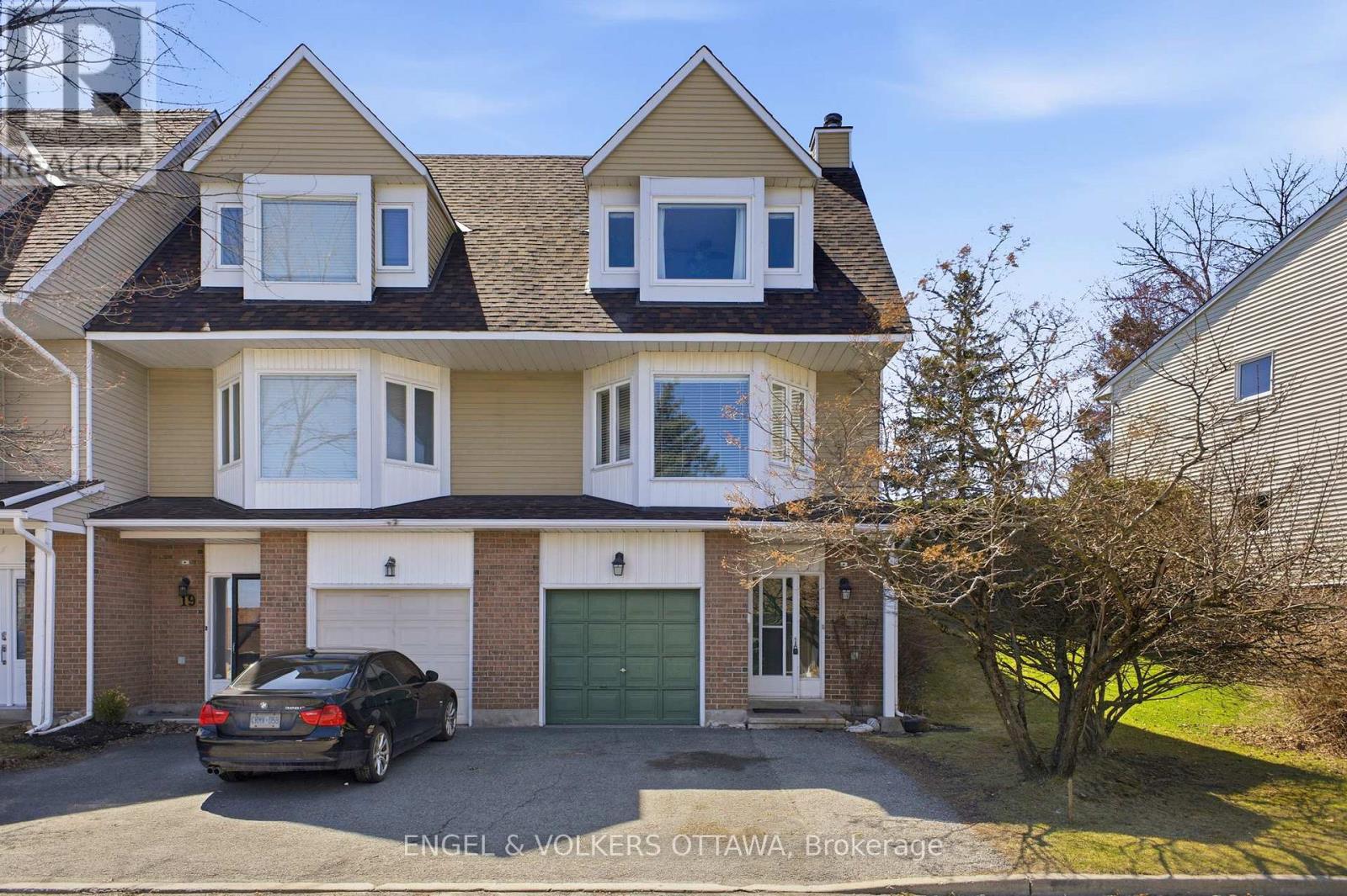 17 DURBIN COURT, Ottawa, Ontario