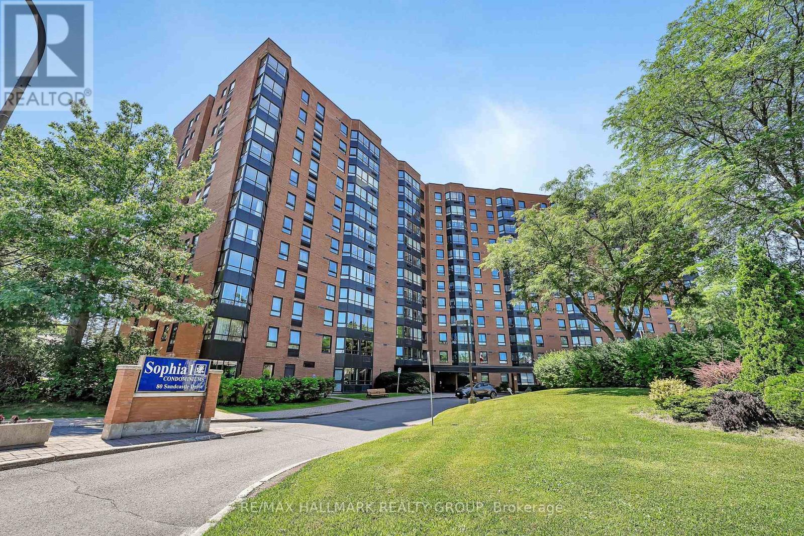 704 - 80 SANDCASTLE DRIVE, Ottawa, Ontario