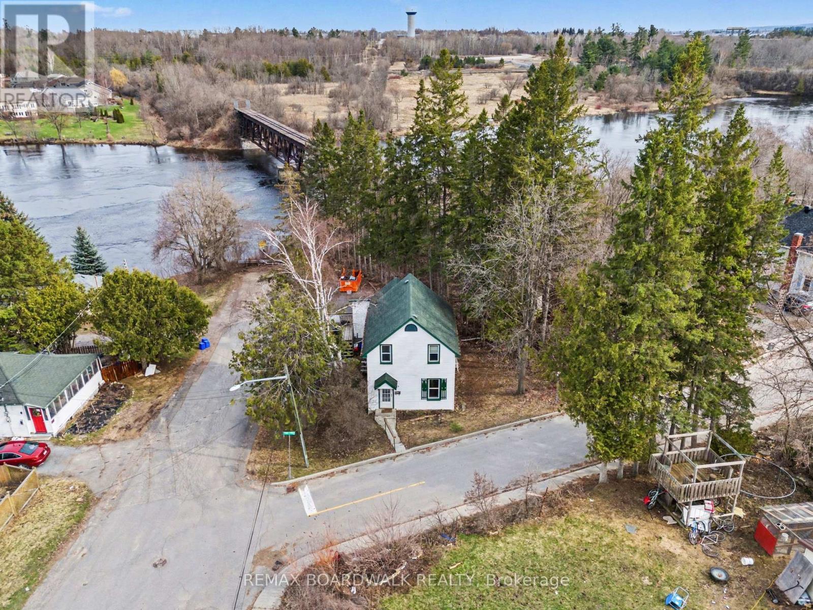 73 Carss Street, Arnprior, Ontario  K7S 2G8 - Photo 2 - X13030864