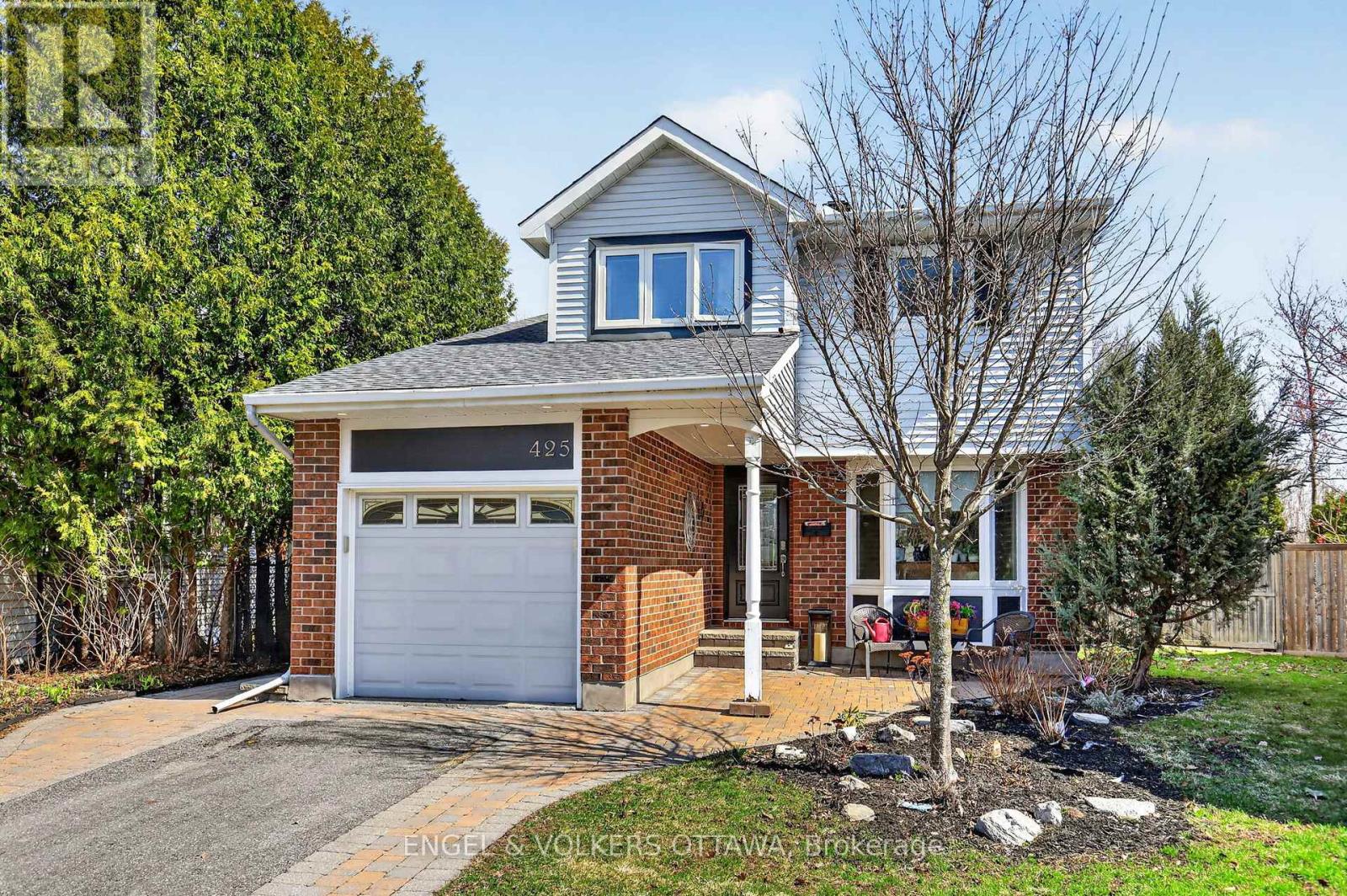 425 Tanager Byway, Ottawa, Ontario  K1E 2Z7 - Photo 2 - X13030936