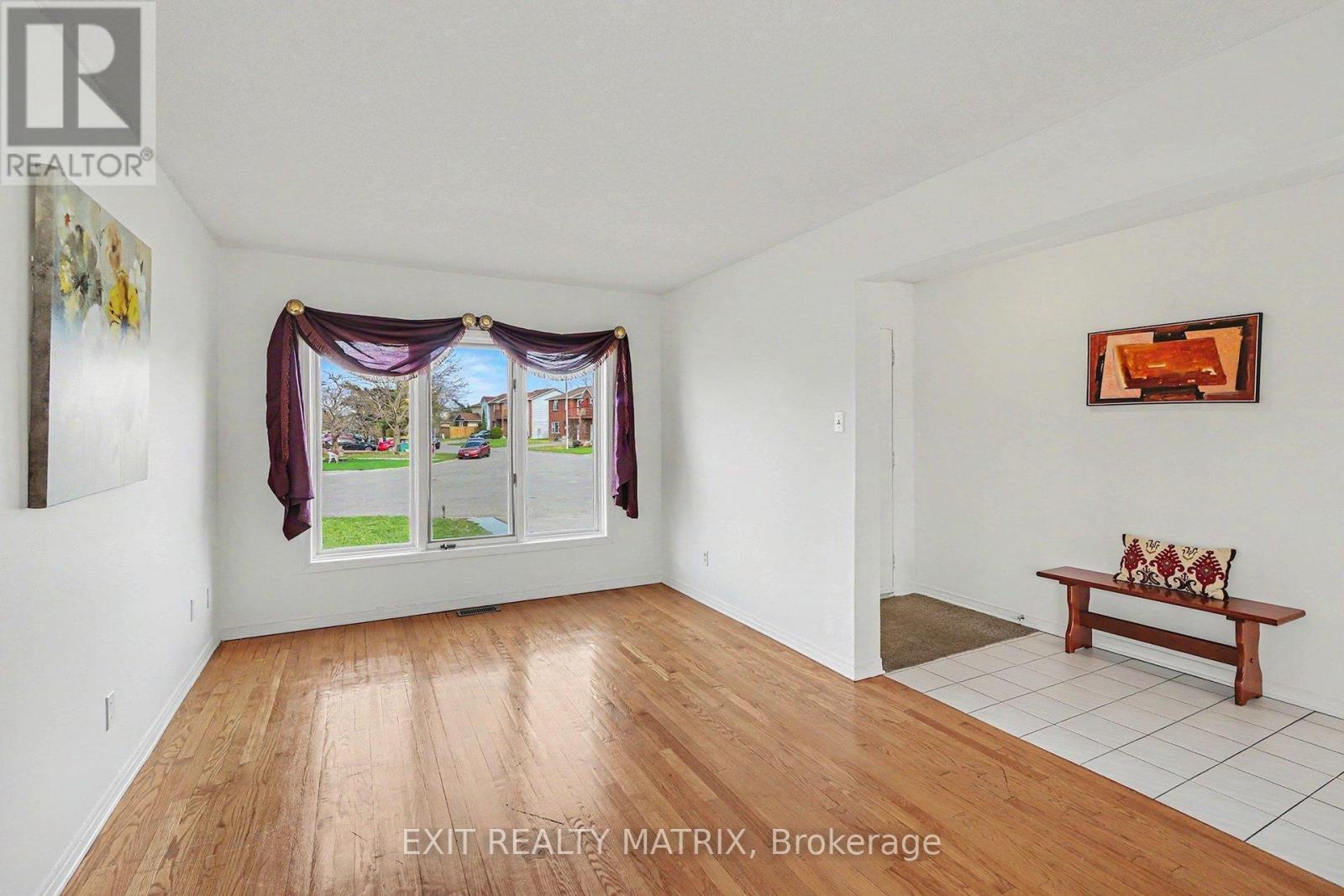 2829 Gothwood Place, Ottawa, Ontario  K1T 2V4 - Photo 4 - X13031004