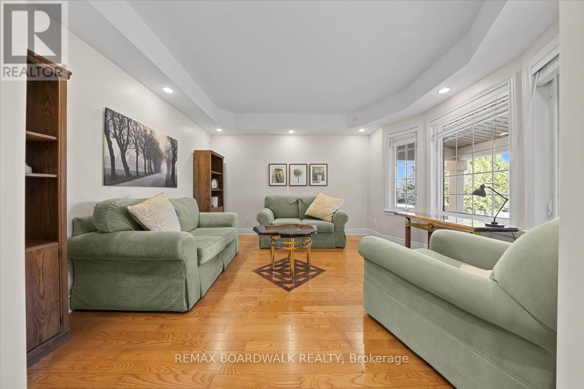 1210 Barnett Drive, Ottawa, Ontario  K4C 1C7 - Photo 3 - X13031046