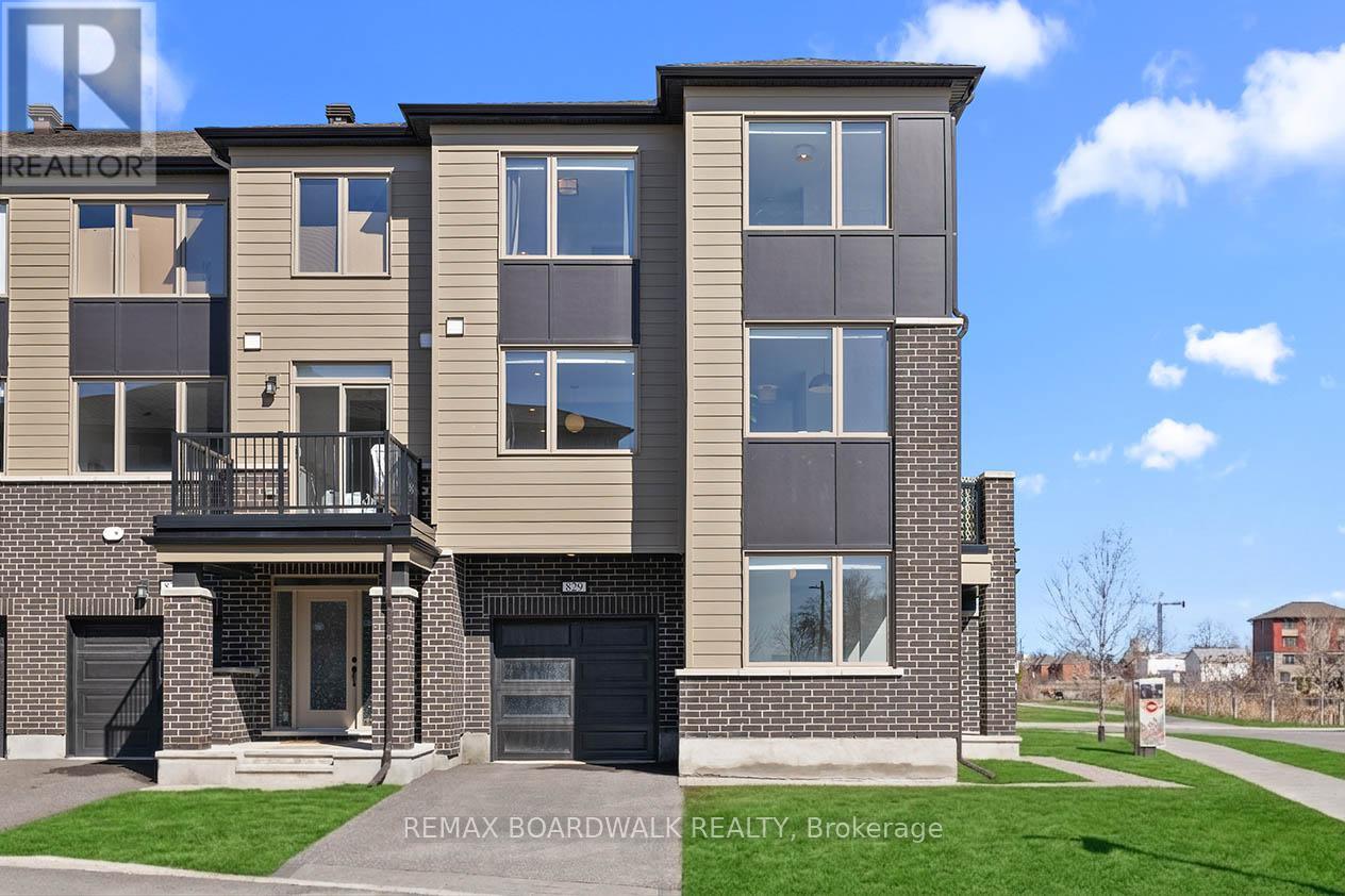 829 KINIW PRIVATE, Ottawa, Ontario