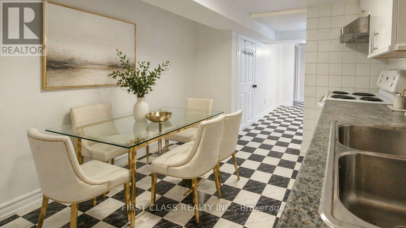 356 Wallace Avenue, Toronto, Ontario  M6P 3P2 - Photo 26 - W13028384