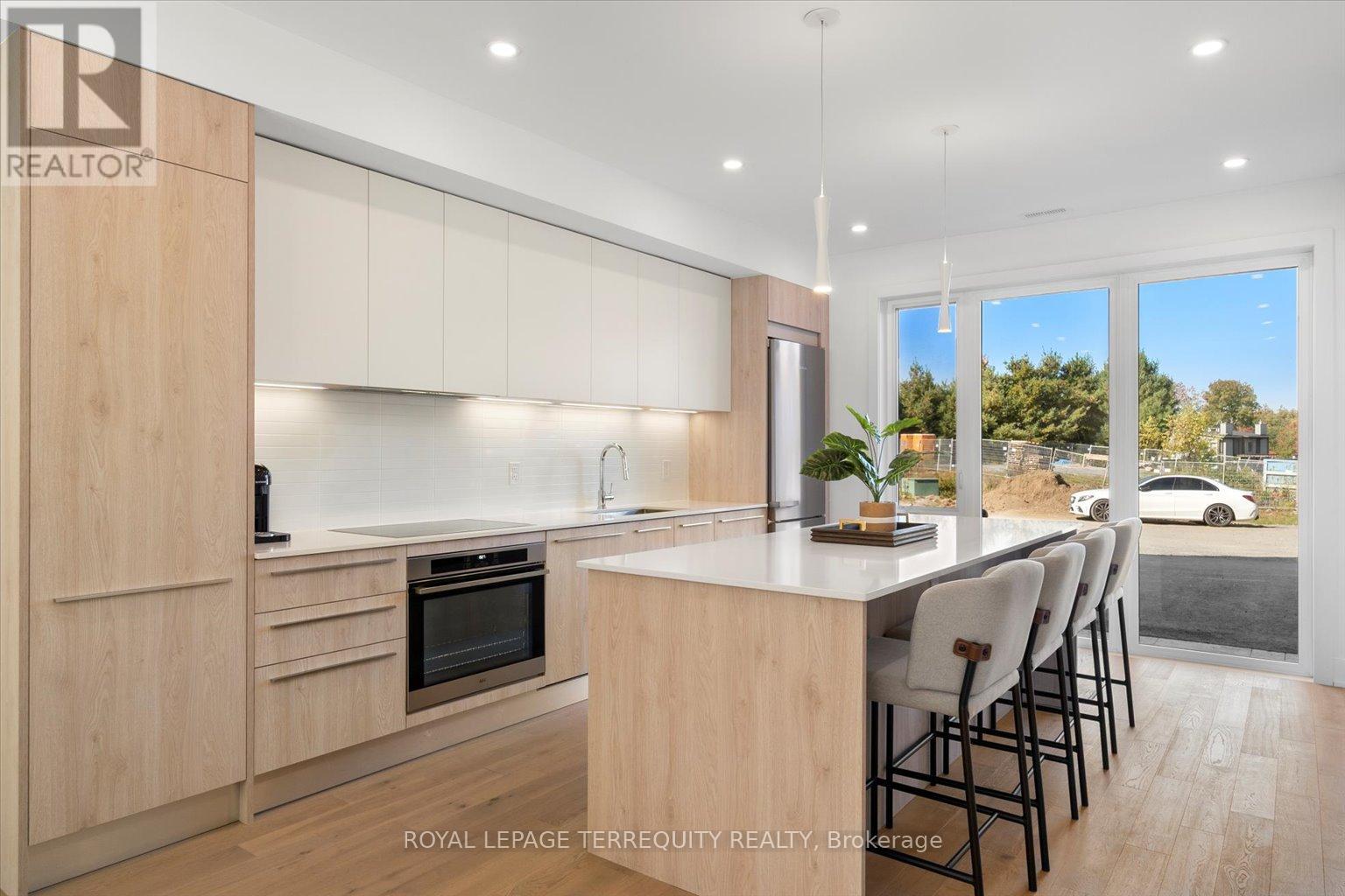 37 Rockmount Crescent, Gravenhurst, Ontario  P1P 0A6 - Photo 3 - X13030732