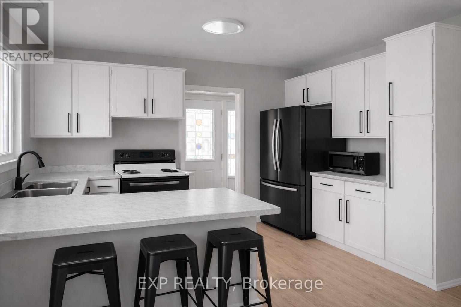 Upper - 23 Homewood Avenue, Norfolk, Ontario  N3Y 2S9 - Photo 5 - X13030736