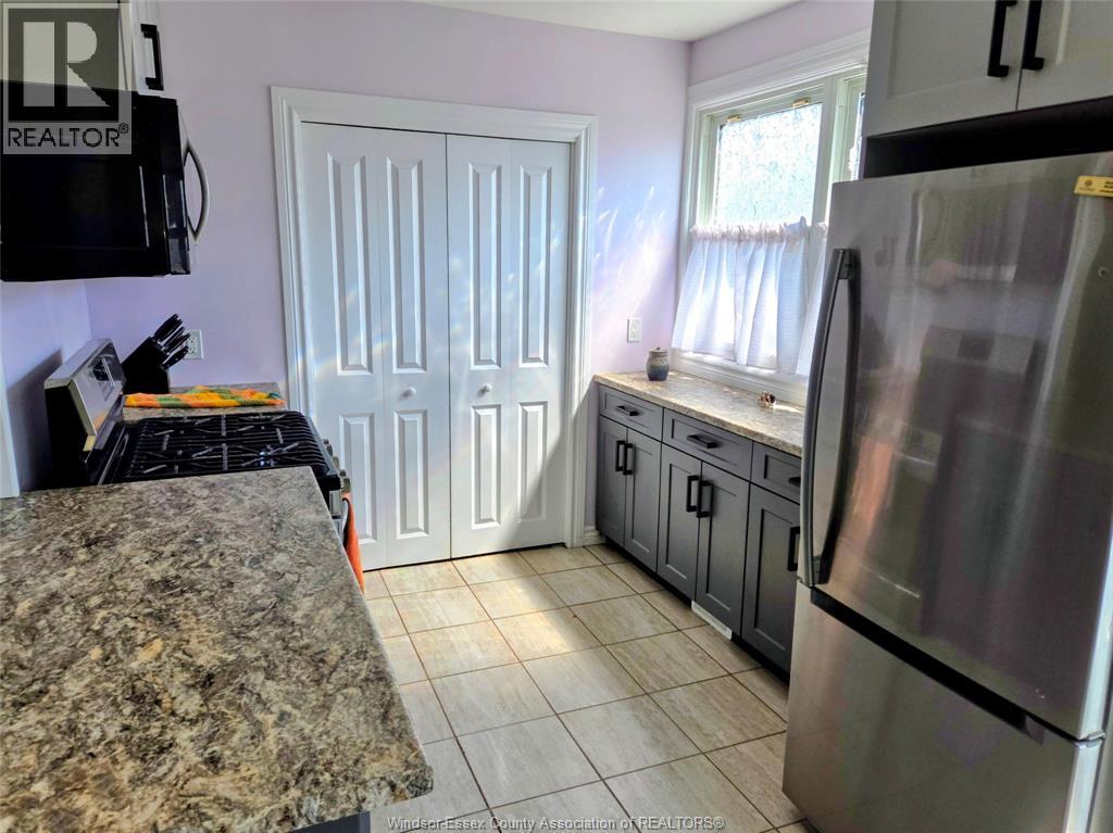 663 Hildegarde Street, Windsor, Ontario  N8X 2Z7 - Photo 9 - 26008920