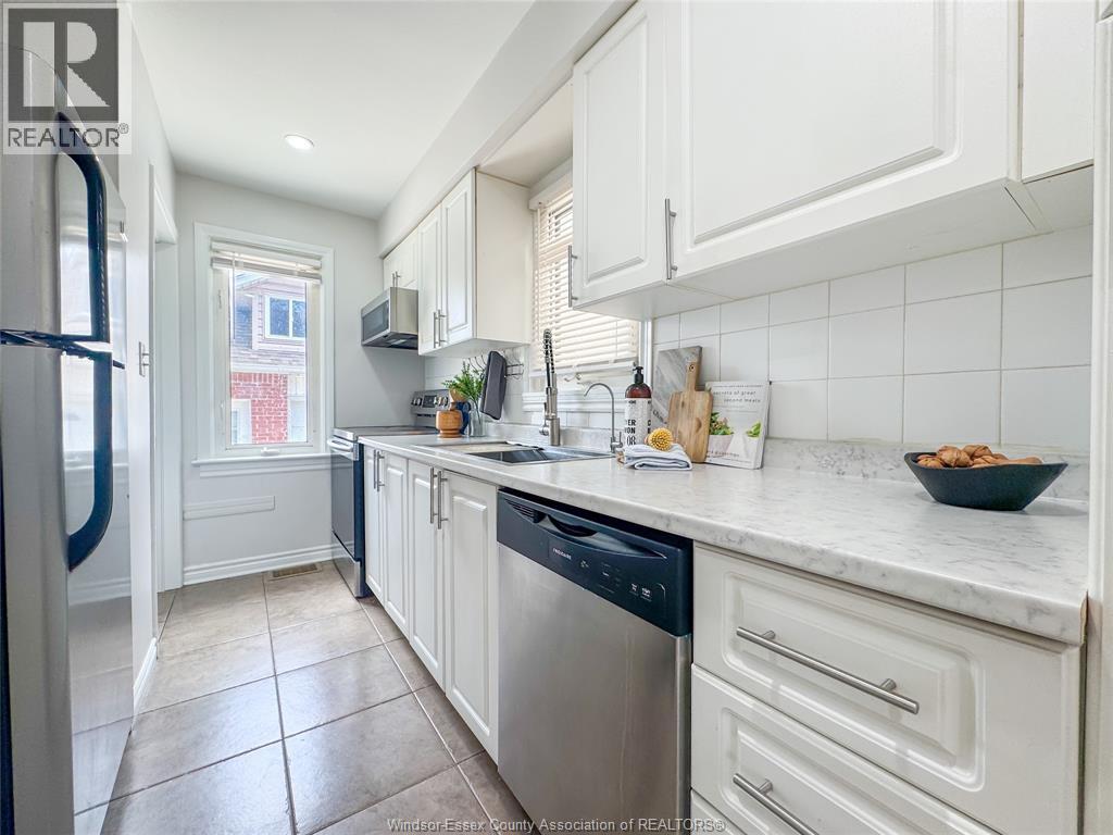 2628 Randolph, Windsor, Ontario  N9E 3C9 - Photo 7 - 26008862