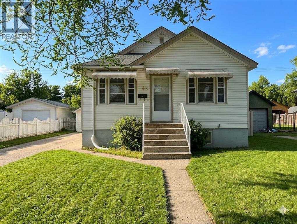 46 2 Street NW, Medicine Hat, Alberta  T1A 6J1 - Photo 1 - A2291440