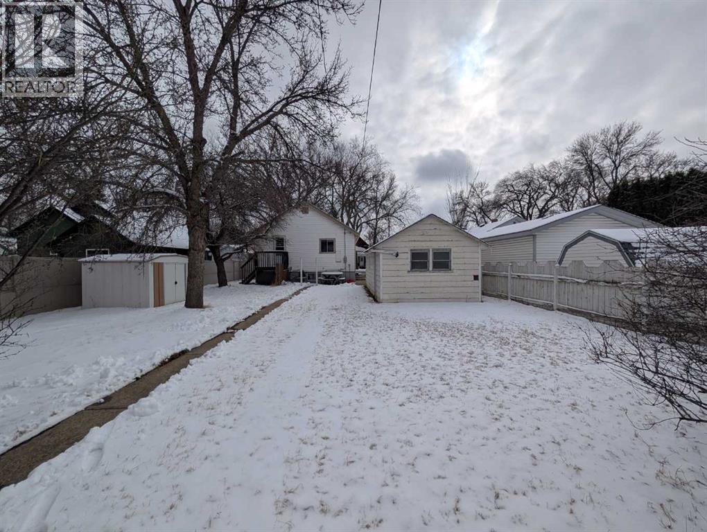 46 2 Street NW, Medicine Hat, Alberta  T1A 6J1 - Photo 30 - A2291440