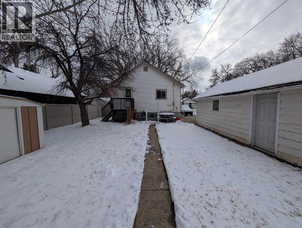 46 2 Street NW, Medicine Hat, Alberta  T1A 6J1 - Photo 32 - A2291440