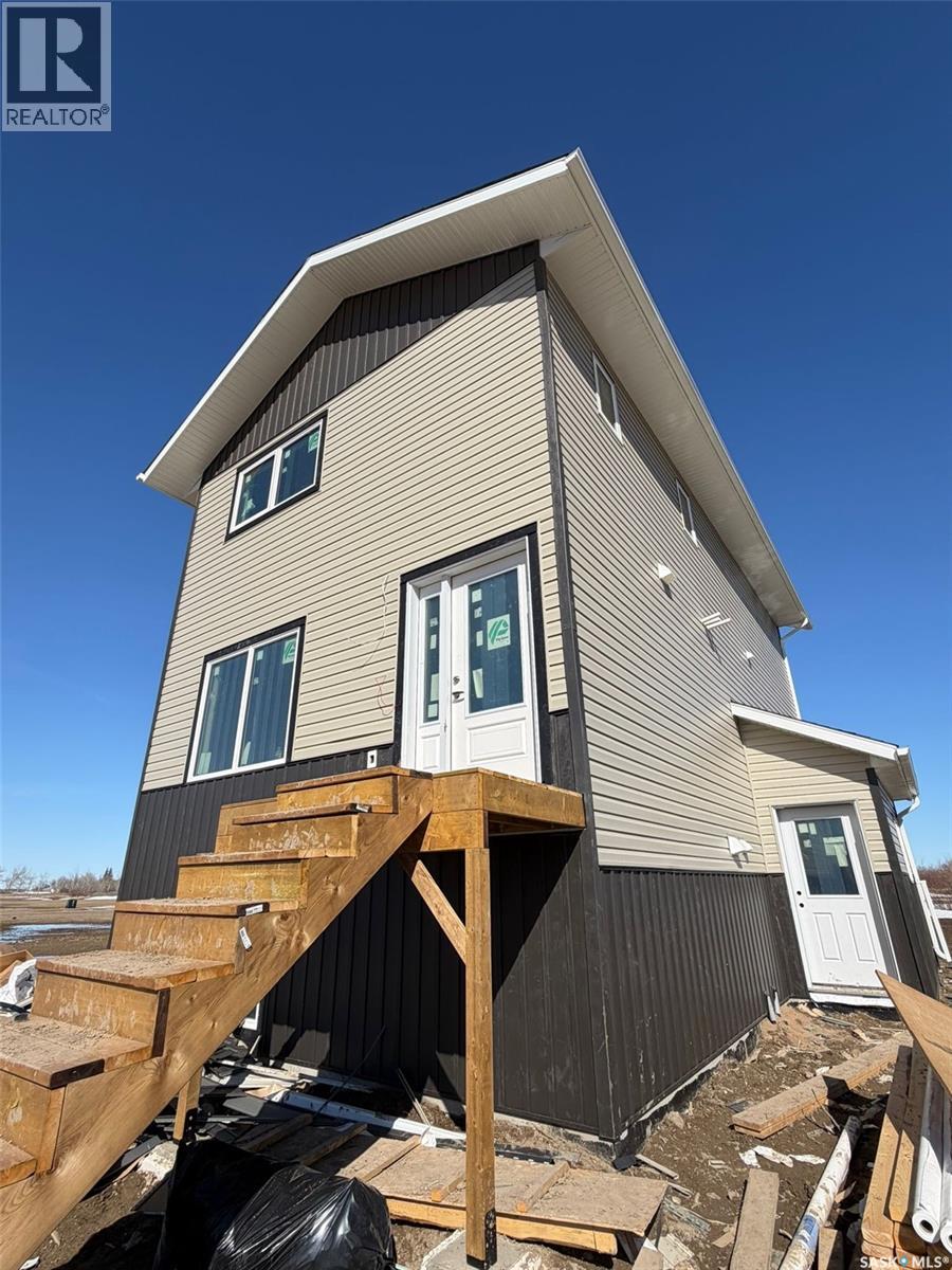 13 Clement Road, Lanigan, Saskatchewan  S0K 2M0 - Photo 2 - SK021988