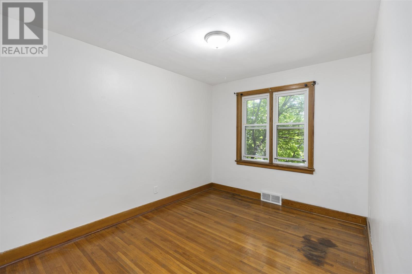 731-733 Wellington St E, Sault Ste. Marie, Ontario  P6A 2M8 - Photo 6 - SM260243