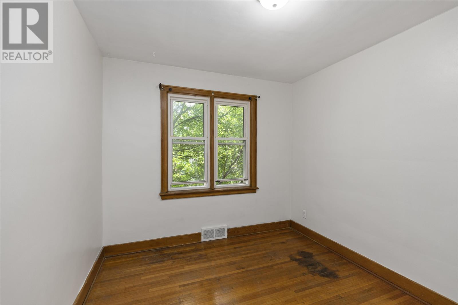 731-733 Wellington St E, Sault Ste. Marie, Ontario  P6A 2M8 - Photo 8 - SM260243