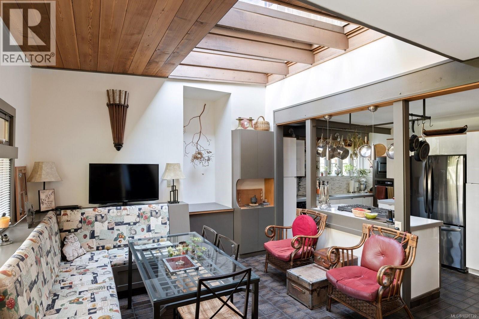 1168 Burnside Rd W, Saanich, British Columbia  V8Z 1N6 - Photo 17 - 1020732