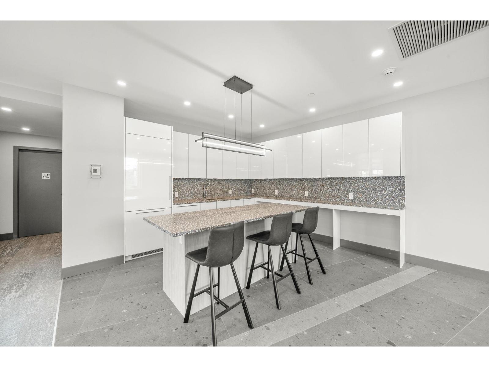 1607 10428 Whalley Boulevard, Surrey, British Columbia  V3T 0W2 - Photo 27 - R3114259