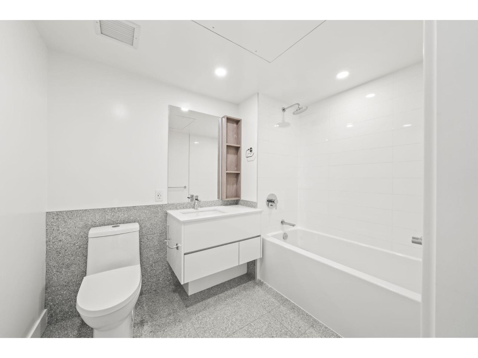 1607 10428 Whalley Boulevard, Surrey, British Columbia  V3T 0W2 - Photo 19 - R3114259