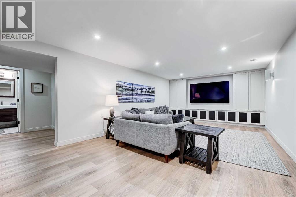 6755 Livingstone Drive Sw, Calgary, Alberta  T3E 6J2 - Photo 31 - A2304068