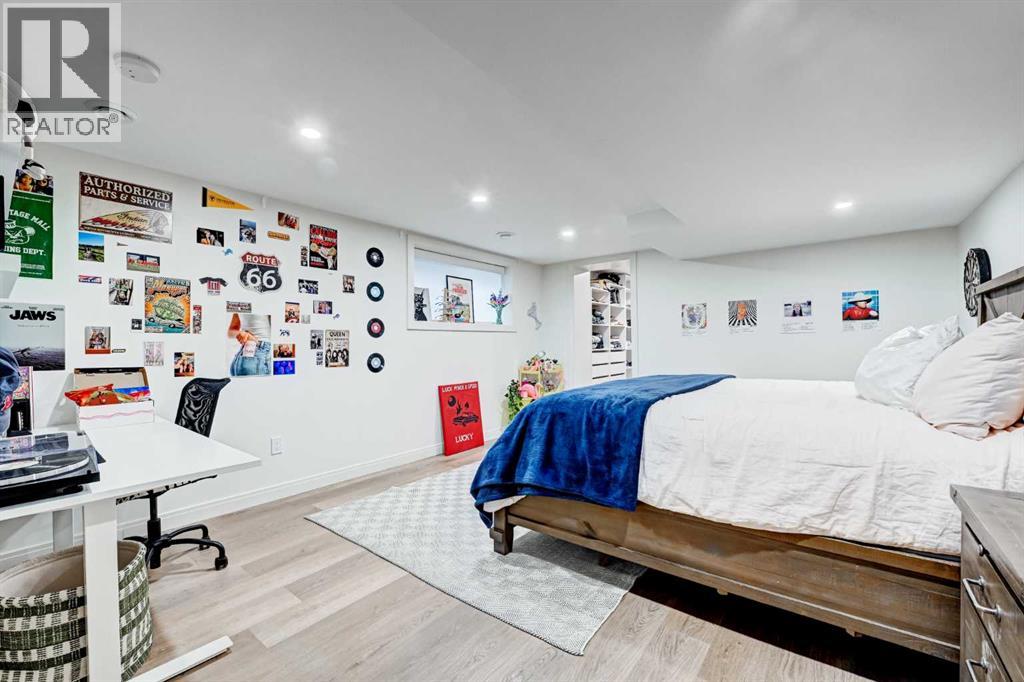 6755 Livingstone Drive Sw, Calgary, Alberta  T3E 6J2 - Photo 32 - A2304068