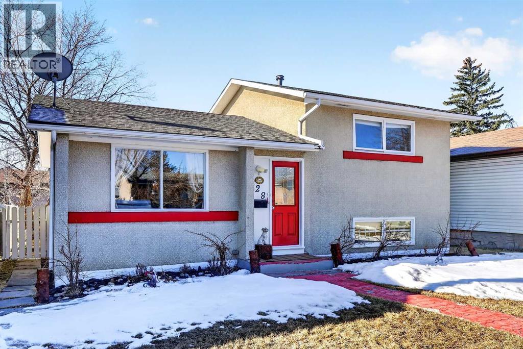 928 Pinecliff Drive Ne, Calgary, Alberta  T1Y 3Y2 - Photo 2 - A2299116