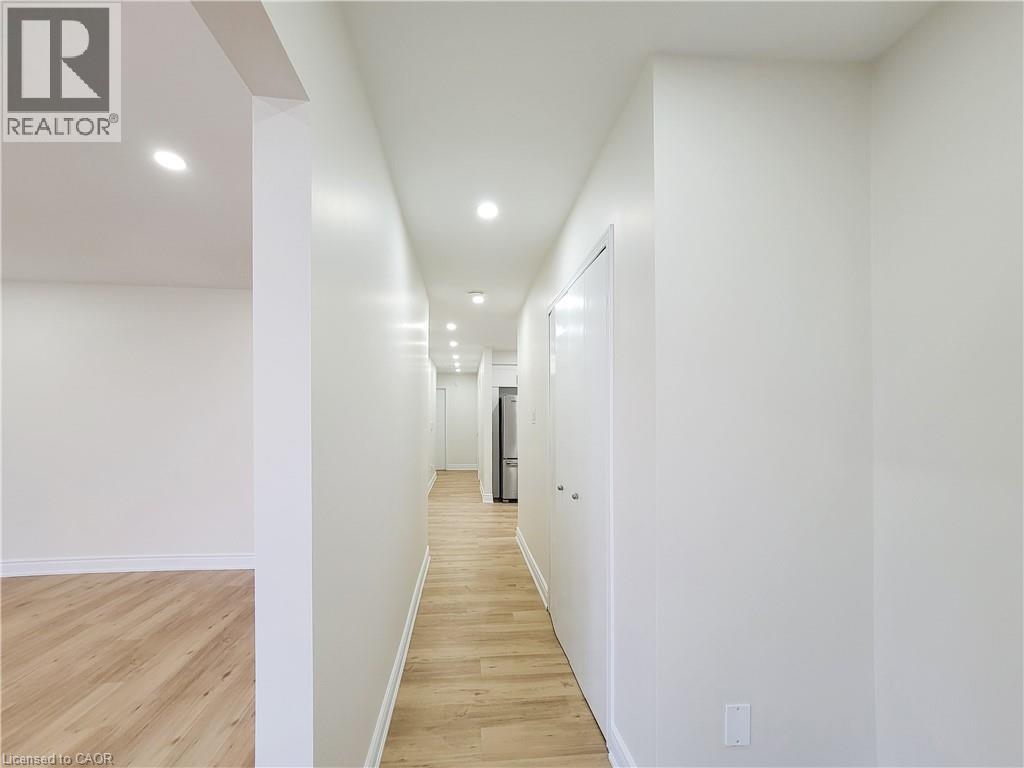 216 Ravenbury Drive, Hamilton, Ontario  L8W 2J1 - Photo 9 - 40823144