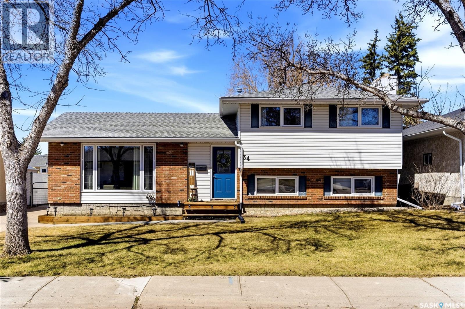 34 Selby Crescent, Regina, Saskatchewan  S4T 6W1 - Photo 2 - SK033341