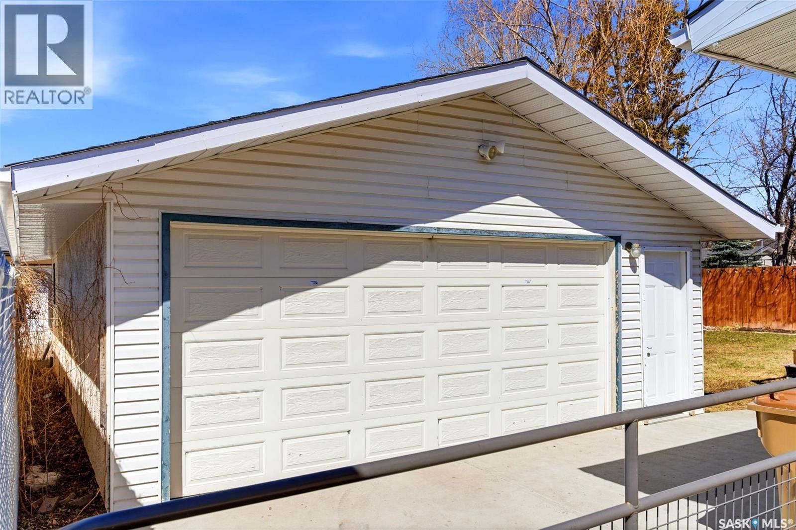 34 Selby Crescent, Regina, Saskatchewan  S4T 6W1 - Photo 4 - SK033341