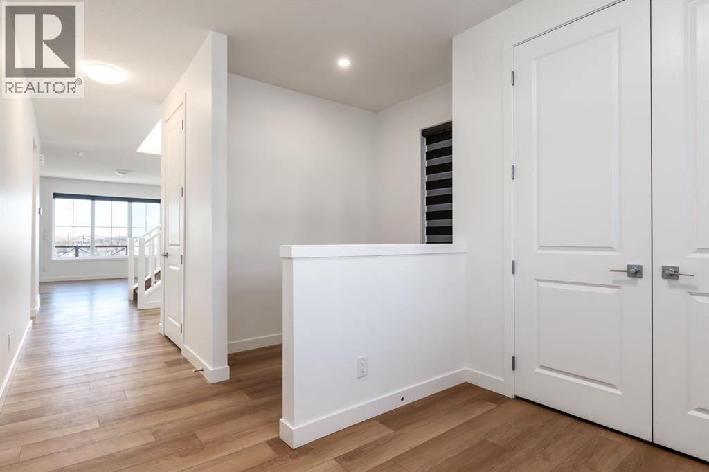 194 Baneberry Way Sw, Airdrie, Alberta  T4B 5M2 - Photo 4 - A2303189