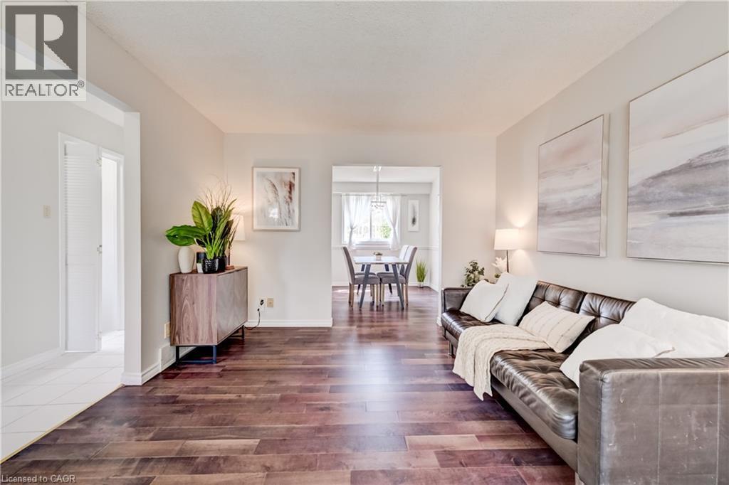 33 Carlyle Place, Kitchener, Ontario  N2P 1B6 - Photo 3 - 40819999