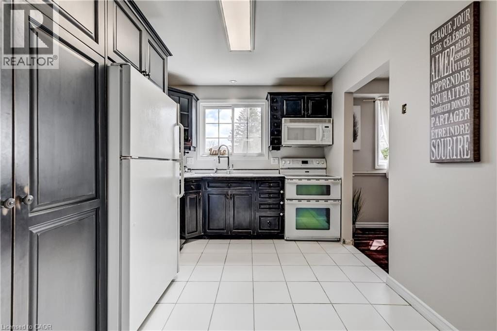 33 Carlyle Place, Kitchener, Ontario  N2P 1B6 - Photo 7 - 40819999