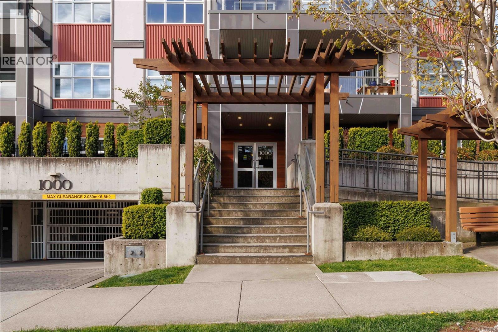 107 1000 Inverness Rd, Saanich, British Columbia  V8X 2S1 - Photo 2 - 1030882