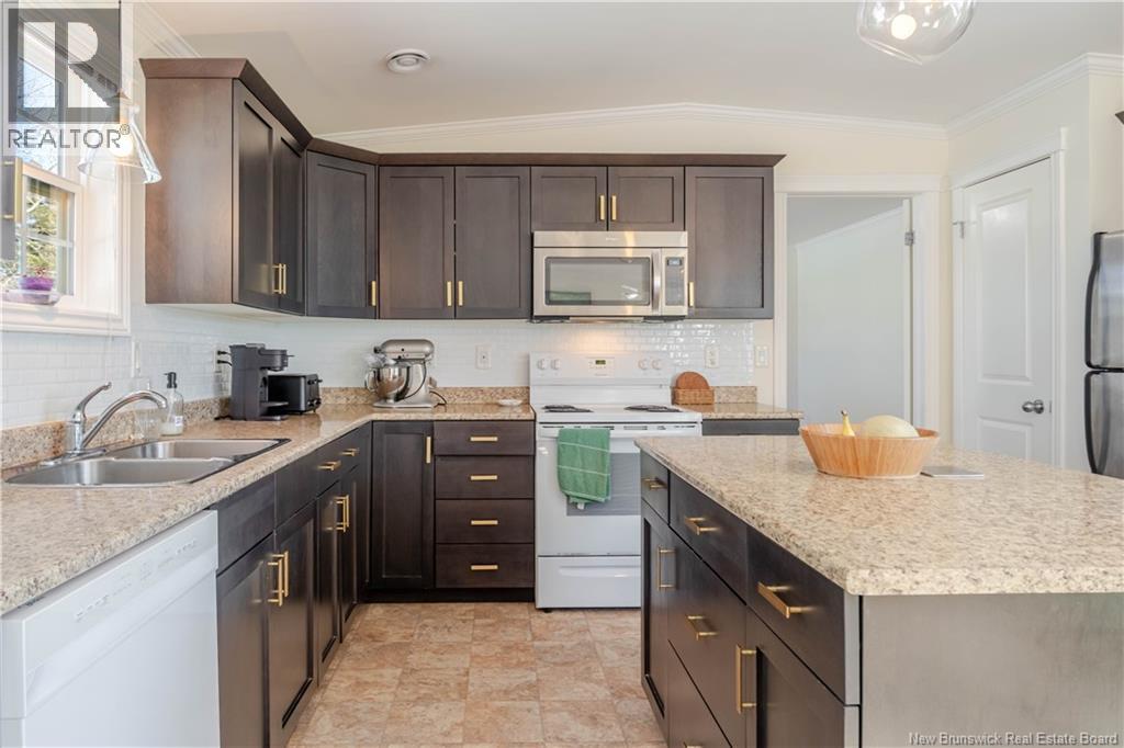 59 Hedgeview Drive, Fredericton, New Brunswick  E3B 6R7 - Photo 6 - NB135099