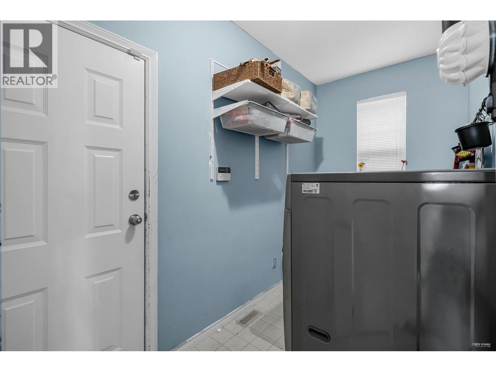 1601 Pinetree Way, Coquitlam, British Columbia  V3E 3C4 - Photo 11 - R3095351