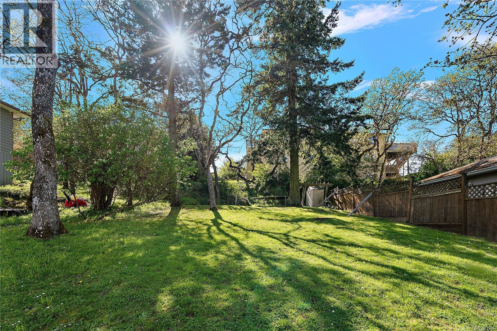 3914 Ascot Dr, Saanich, British Columbia  V8P 3S1 - Photo 37 - 1031294