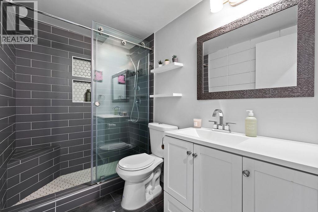 201 341 Mahon Avenue, North Vancouver, British Columbia  V7M 3E1 - Photo 15 - R3108065