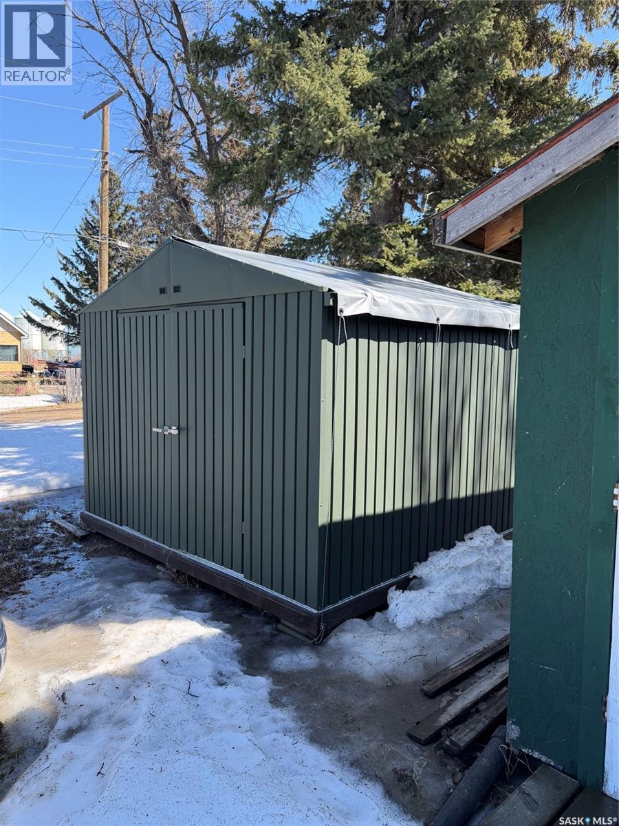 222 1st Avenue, Glaslyn, Saskatchewan  S0M 0Y0 - Photo 16 - SK033415