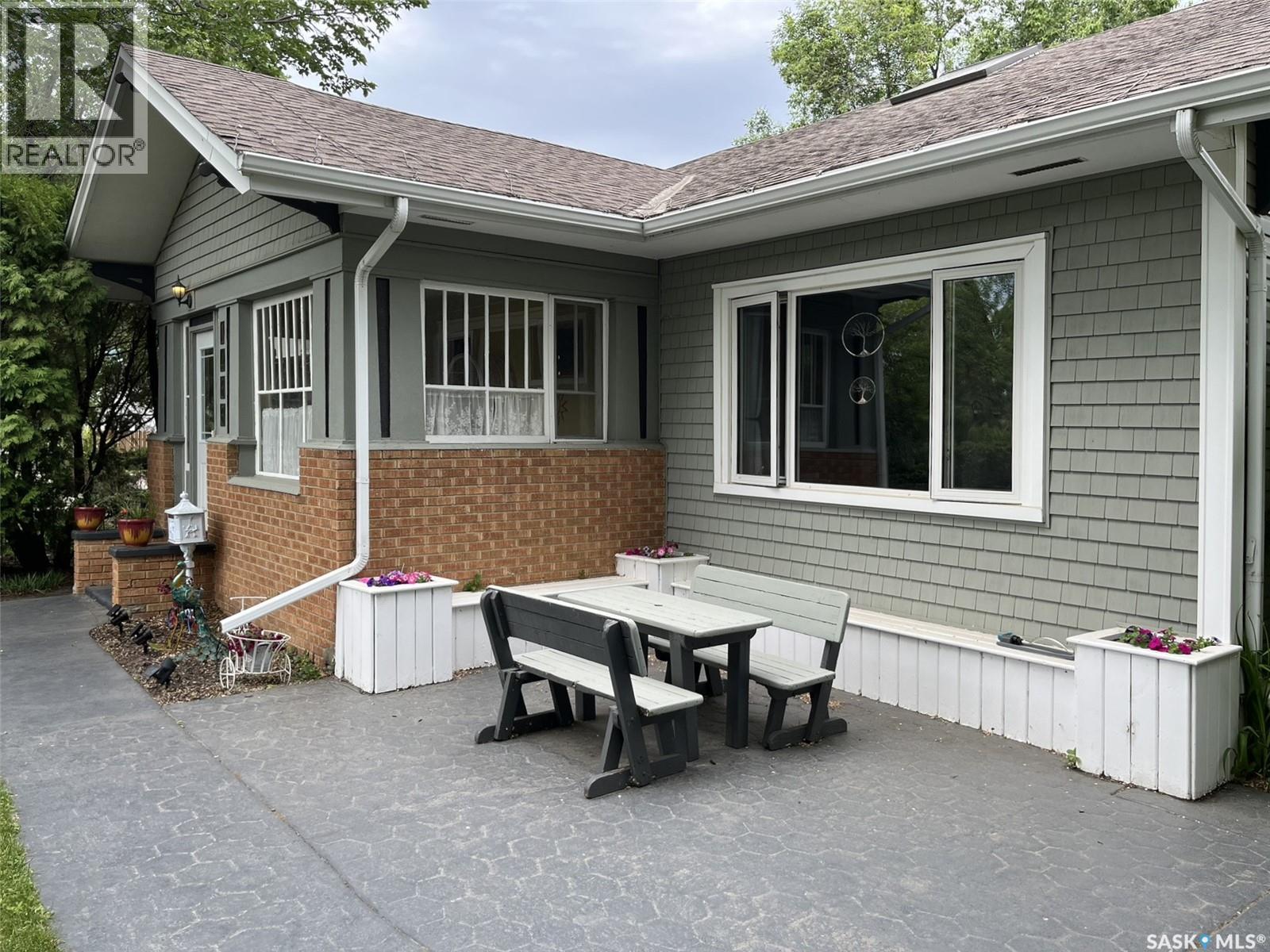 1433 2nd Street, Estevan, Saskatchewan  S4A 0M5 - Photo 2 - SK033436