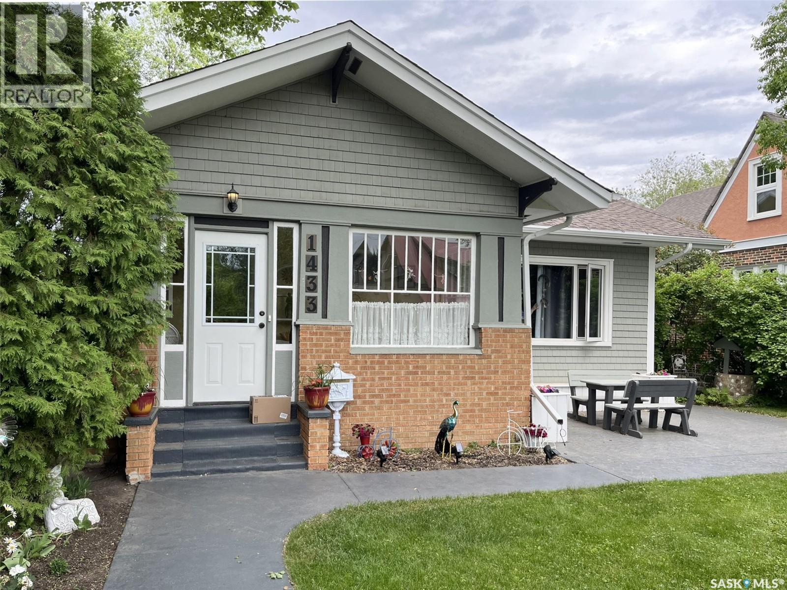 1433 2nd Street, Estevan, Saskatchewan  S4A 0M5 - Photo 1 - SK033436