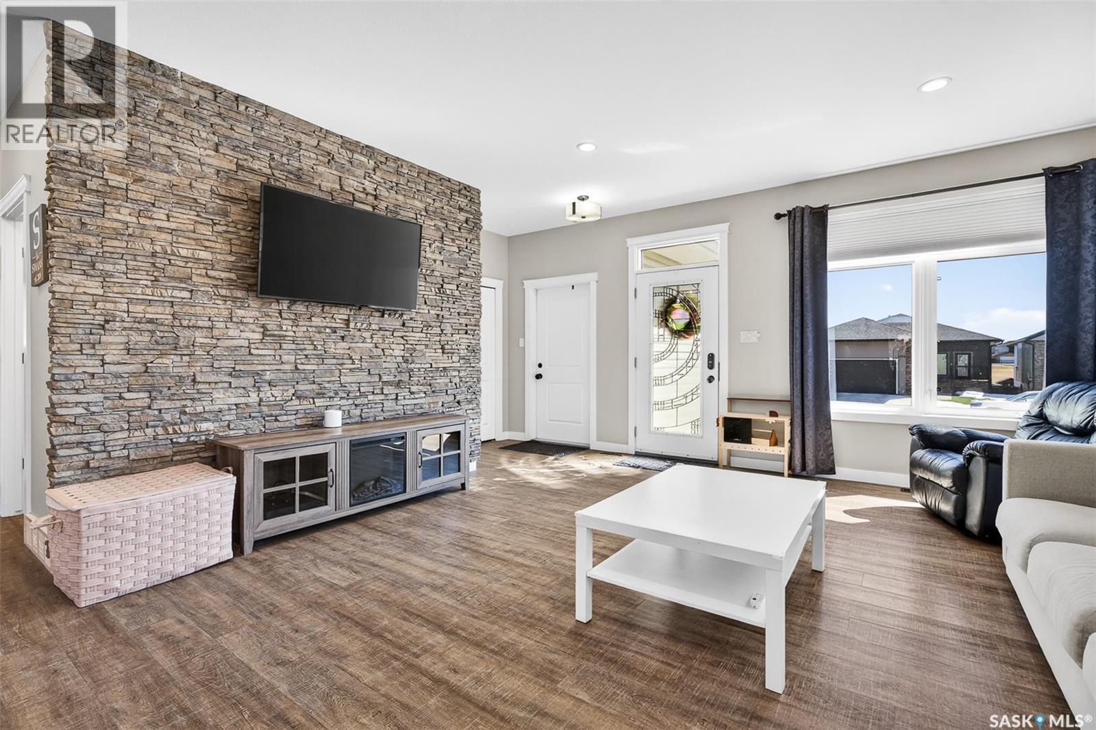 1181 Meier Drive, Moose Jaw, Saskatchewan  S6J 0B2 - Photo 2 - SK033449