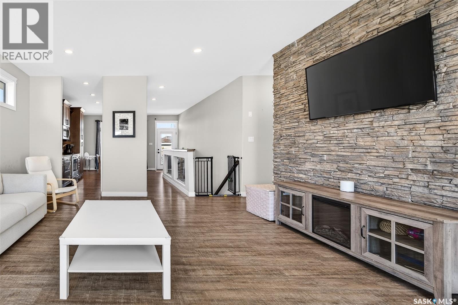 1181 Meier Drive, Moose Jaw, Saskatchewan  S6J 0B2 - Photo 5 - SK033449