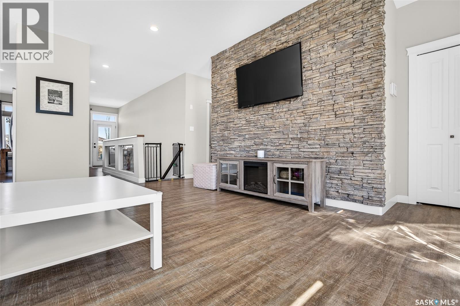 1181 Meier Drive, Moose Jaw, Saskatchewan  S6J 0B2 - Photo 3 - SK033449