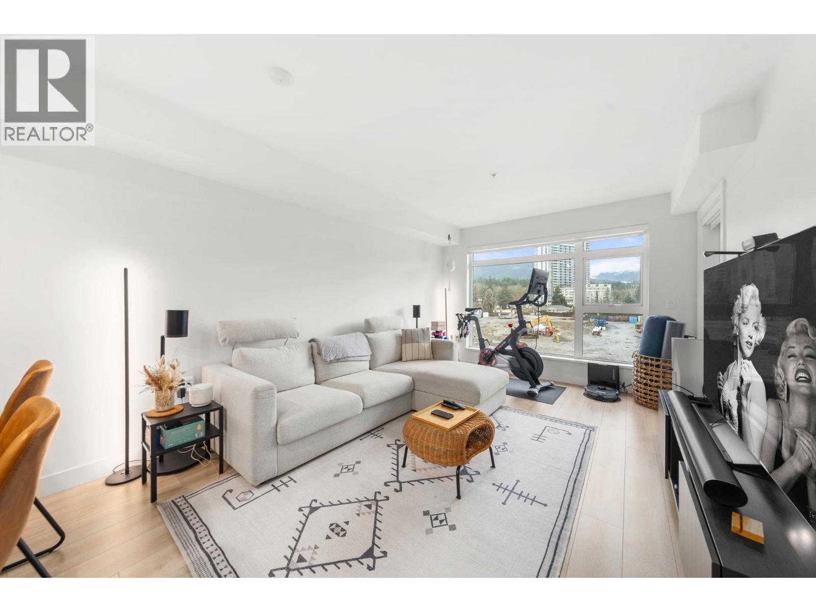 402 1519 Crown Street, Vancouver, British Columbia  V7J 1G6 - Photo 5 - R3114507