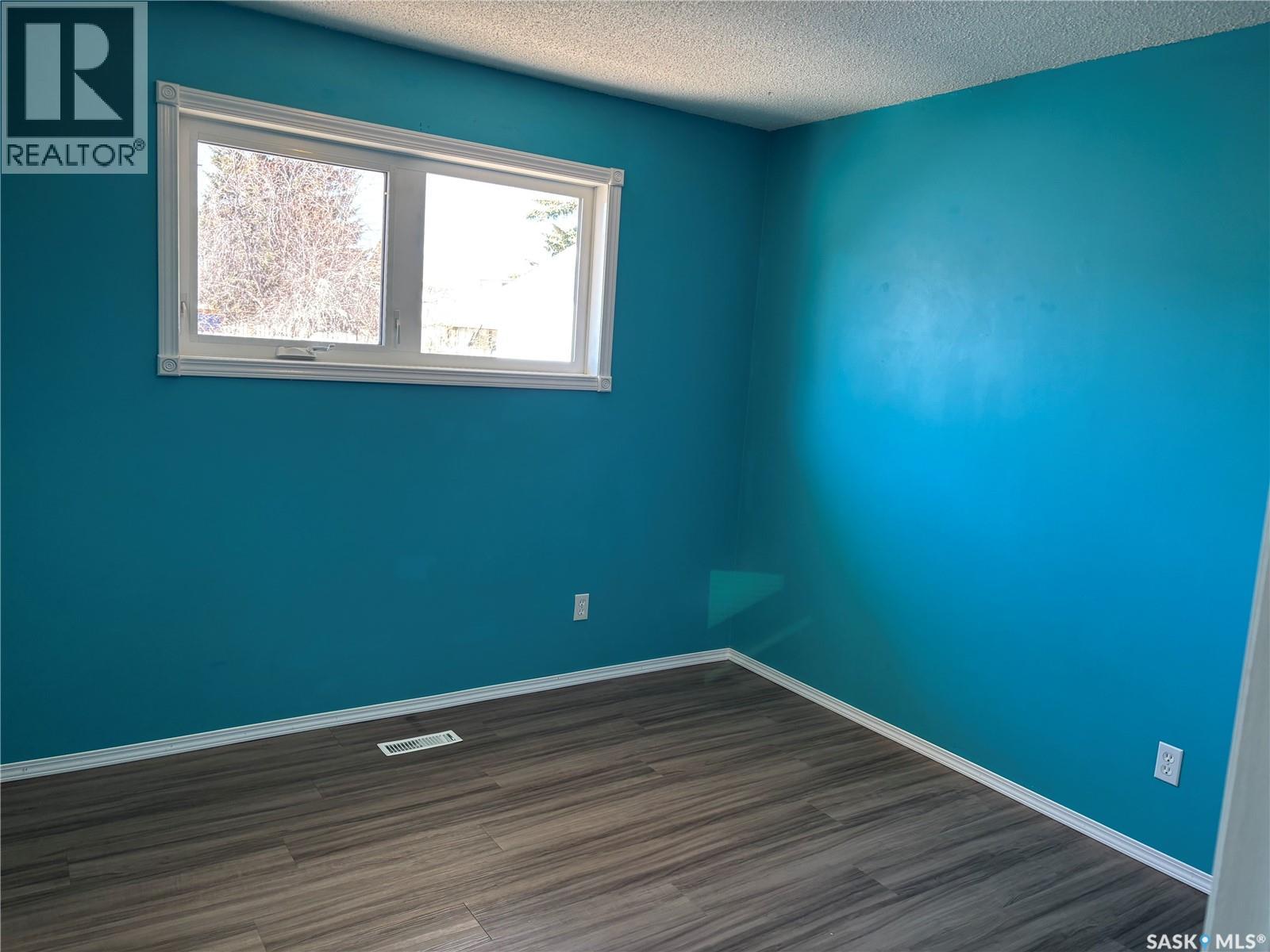 201 Lister Kaye Crescent, Swift Current, Saskatchewan  S9H 4J6 - Photo 11 - SK033456